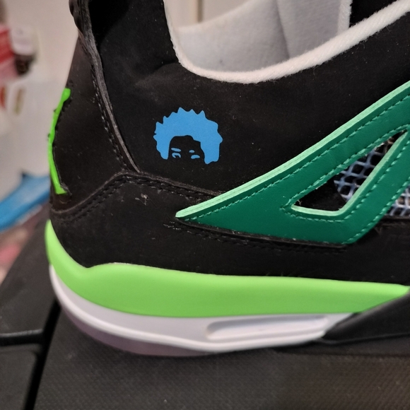 Jordan Retro 4 Superman Special Edition🦸 - Picture 7 of 15